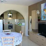 Apartment Seafront - Balcony Over The Harbour