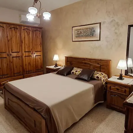 Seafront - Balcony Over The Harbour Daire Marsaskala